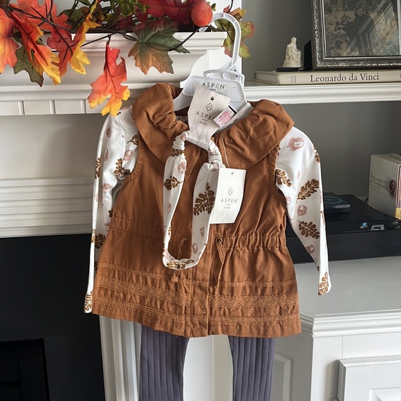 Bundle of girls sets - Picture 3 of 5